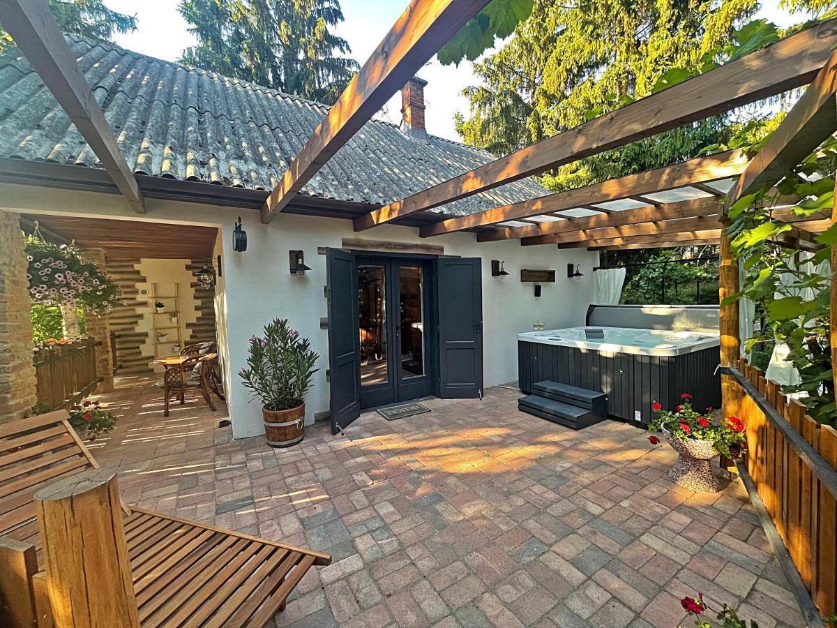 Cityside Cottage Эгер Экстерьер фото
